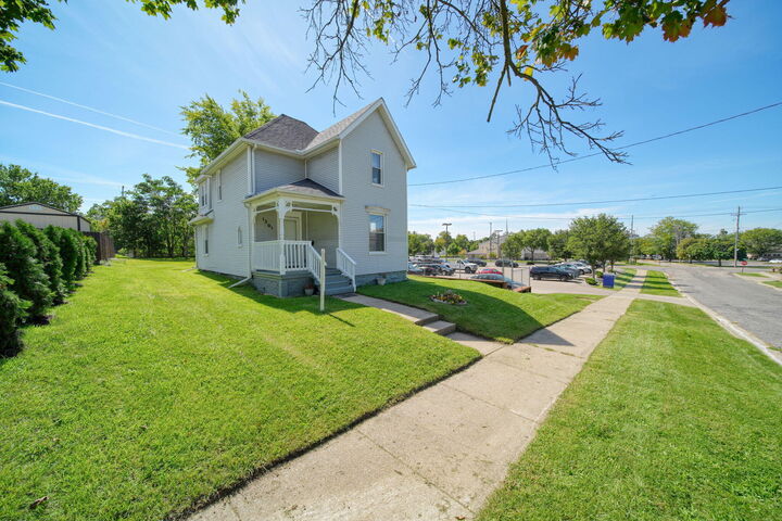 Property Photo: 1301 Deyo Street MI 49201