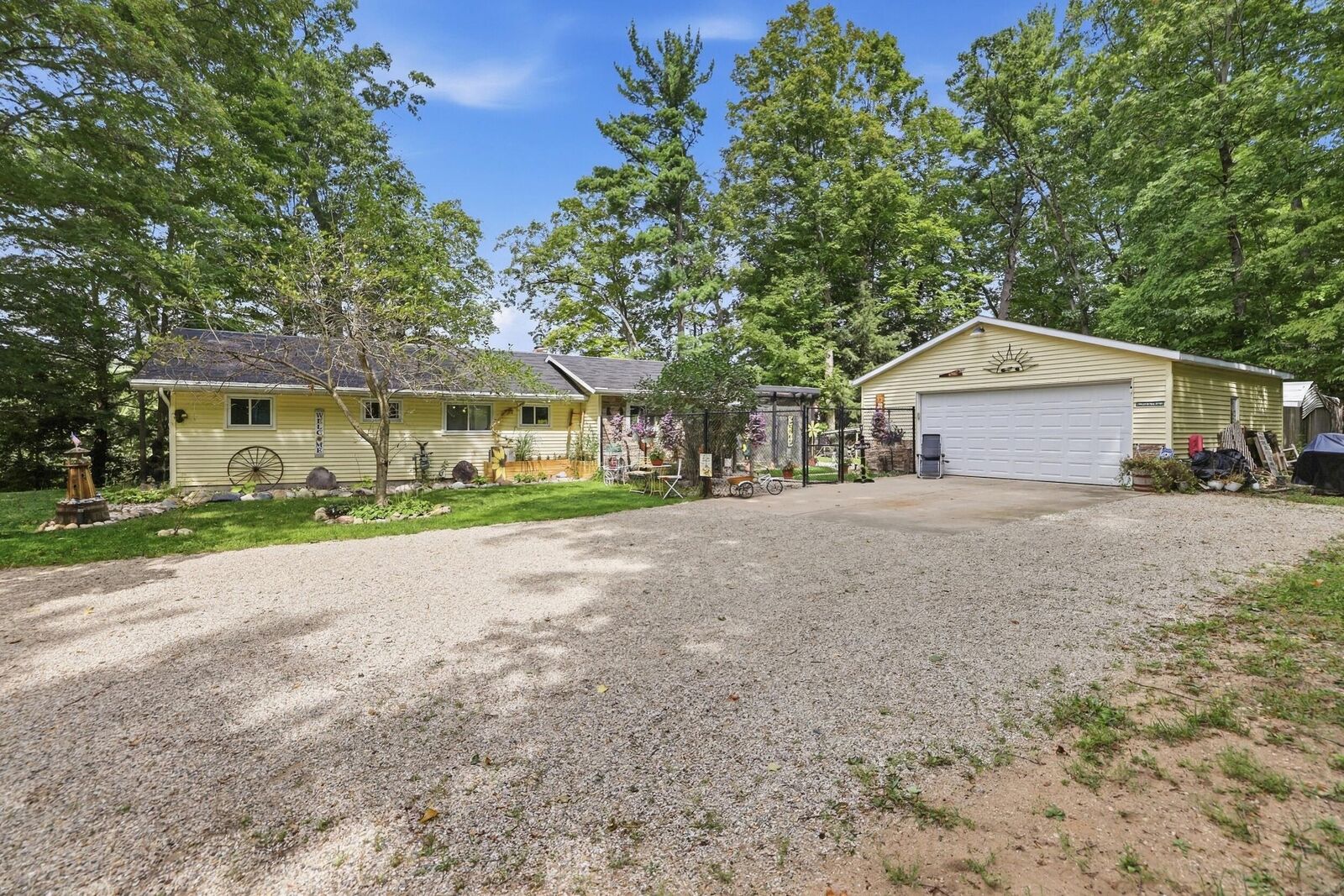 Property Photo: 3936 Truesdale Street MI 49337