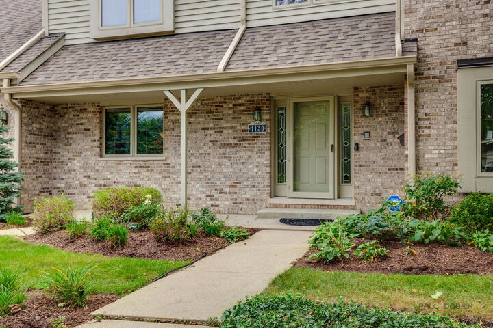Property Photo:  1130 New Trier Court  IL 60091 
