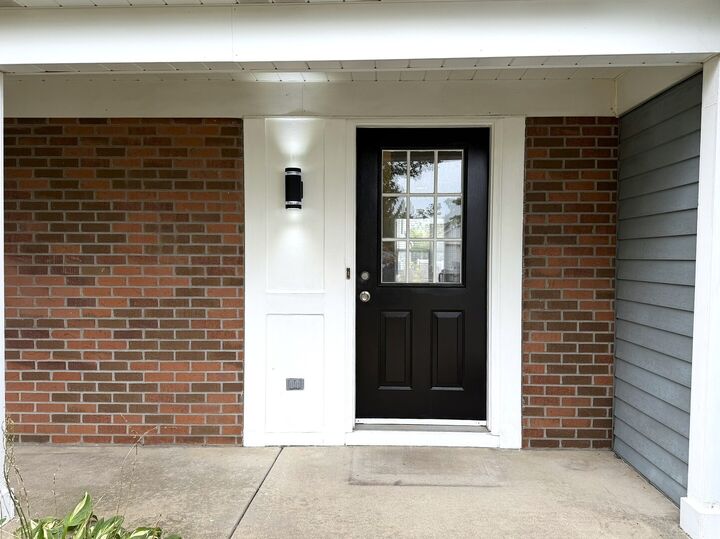 Property Photo:  800 Stanford Lane 800  IL 60188 