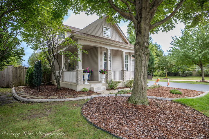 Property Photo:  2899 Cornwall Lane  IL 60134 