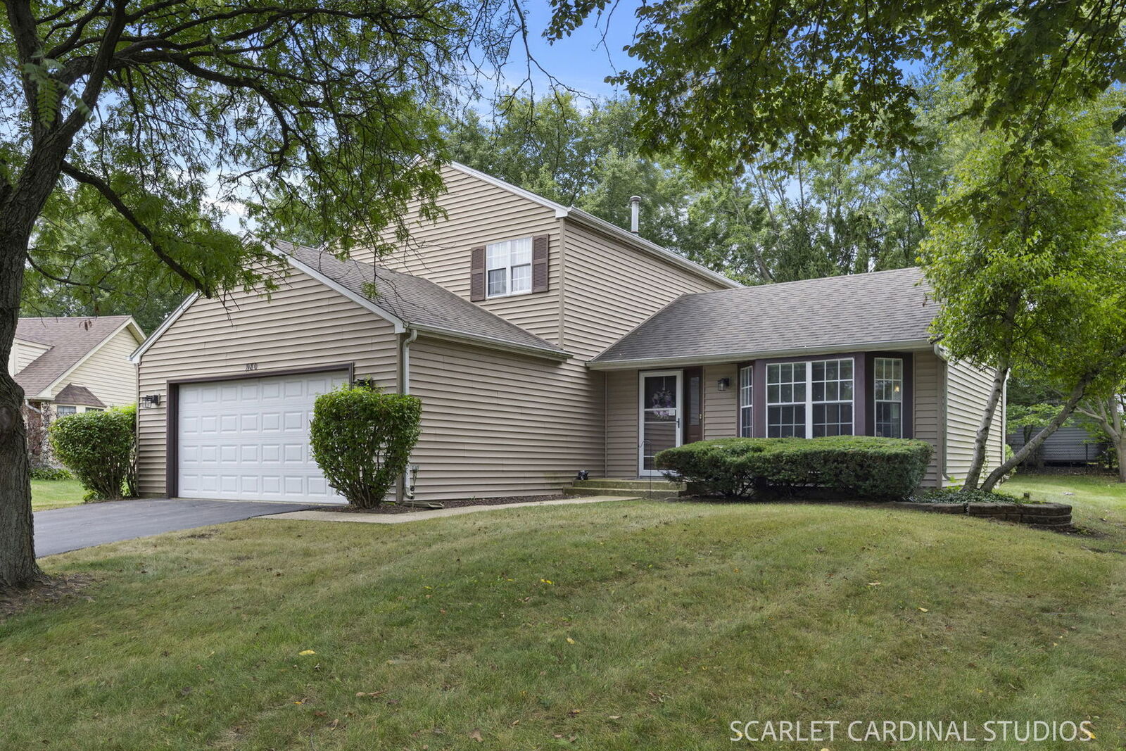 Property Photo: 980 Oakland Lane IL 60504