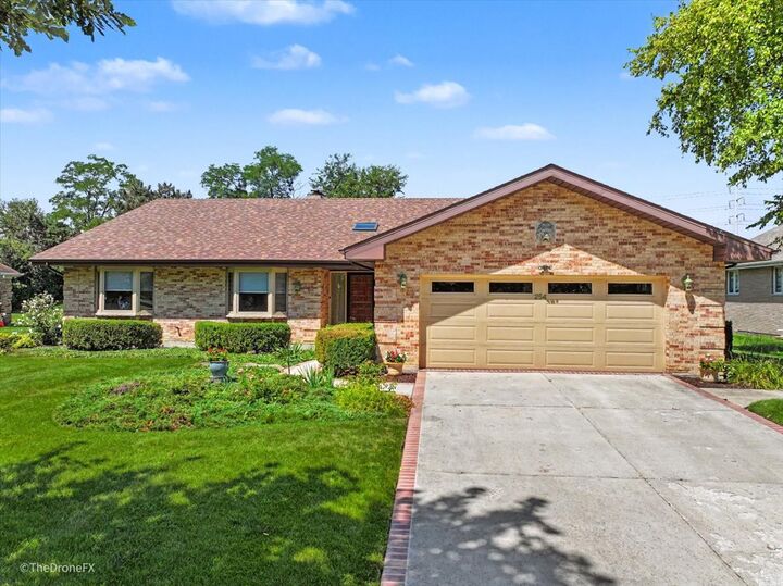 Property Photo:  254 Wood Glen Lane  IL 60523 