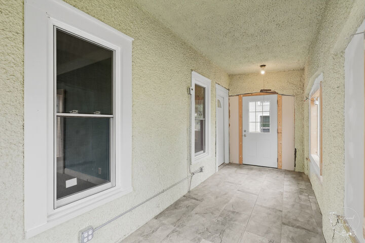 Property Photo:  430 S Myrtle Avenue  IL 60901 