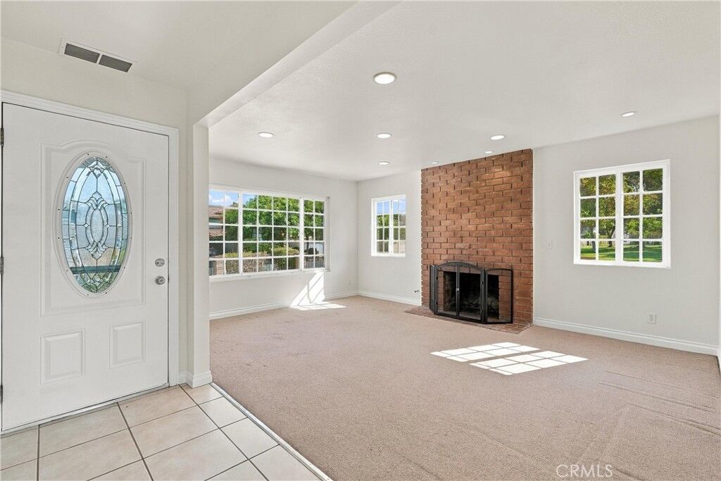 Property Photo:  6912 Tahiti  CA 90630 