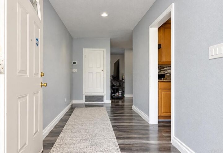 Property Photo: 1265 Darby St CA 91977