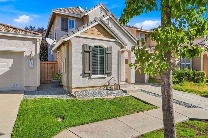 Property Photo: 2875 Tourbrook Way CA 95833