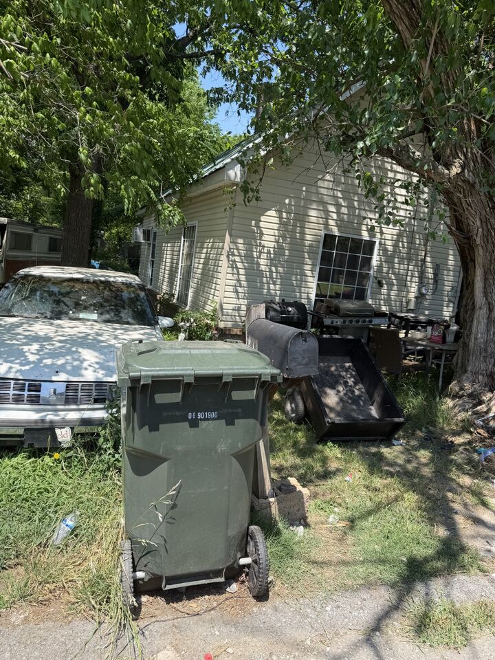 Property Photo: 304 20th Ave E TN 37172