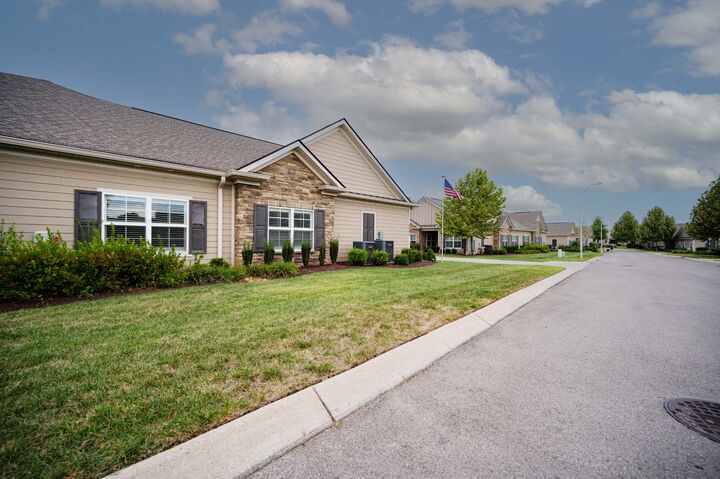 Property Photo:  2342 Stonecenter Ln  TN 37128 