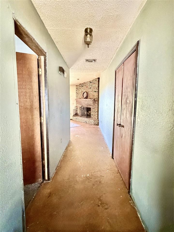 Property Photo: 706 S 18th Street OK 74631