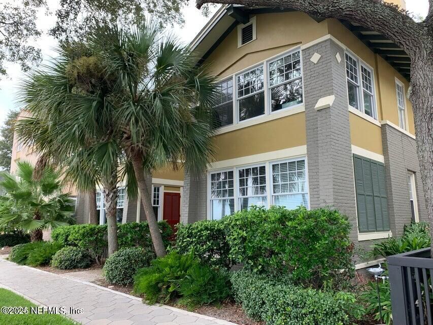 Property Photo: 2117 River Boulevard FL 32204