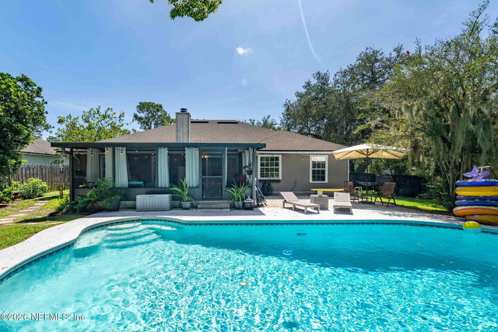 Property Photo: 8078 Macnaughton Drive FL 32244