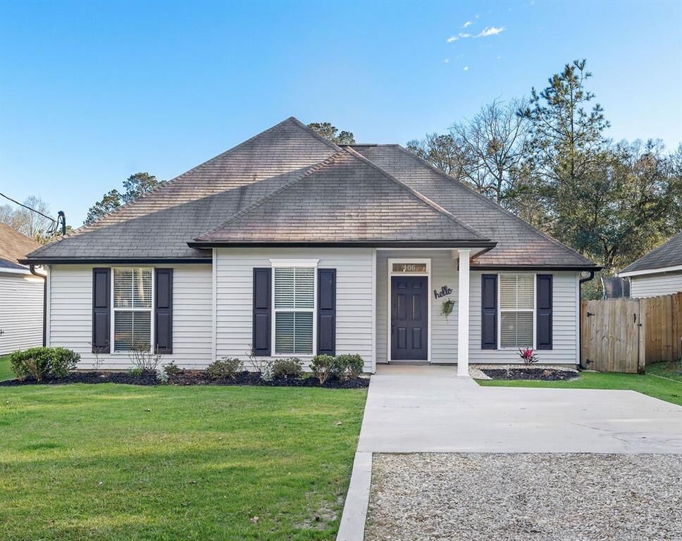 Property Photo: 106 Bryant Street LA 70447