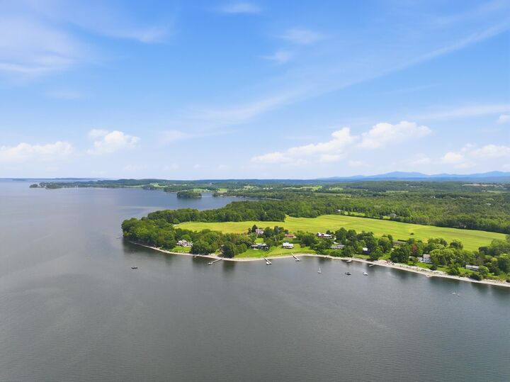 Property Photo: 677 Hills Point Road VT 05445