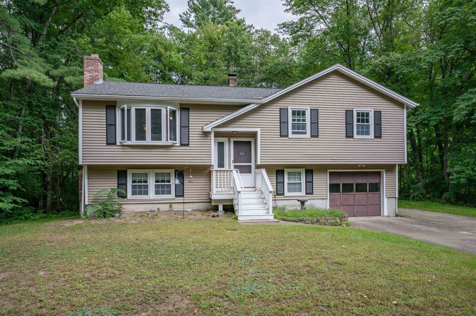 Property Photo:  8 Holstein Avenue  NH 03053 