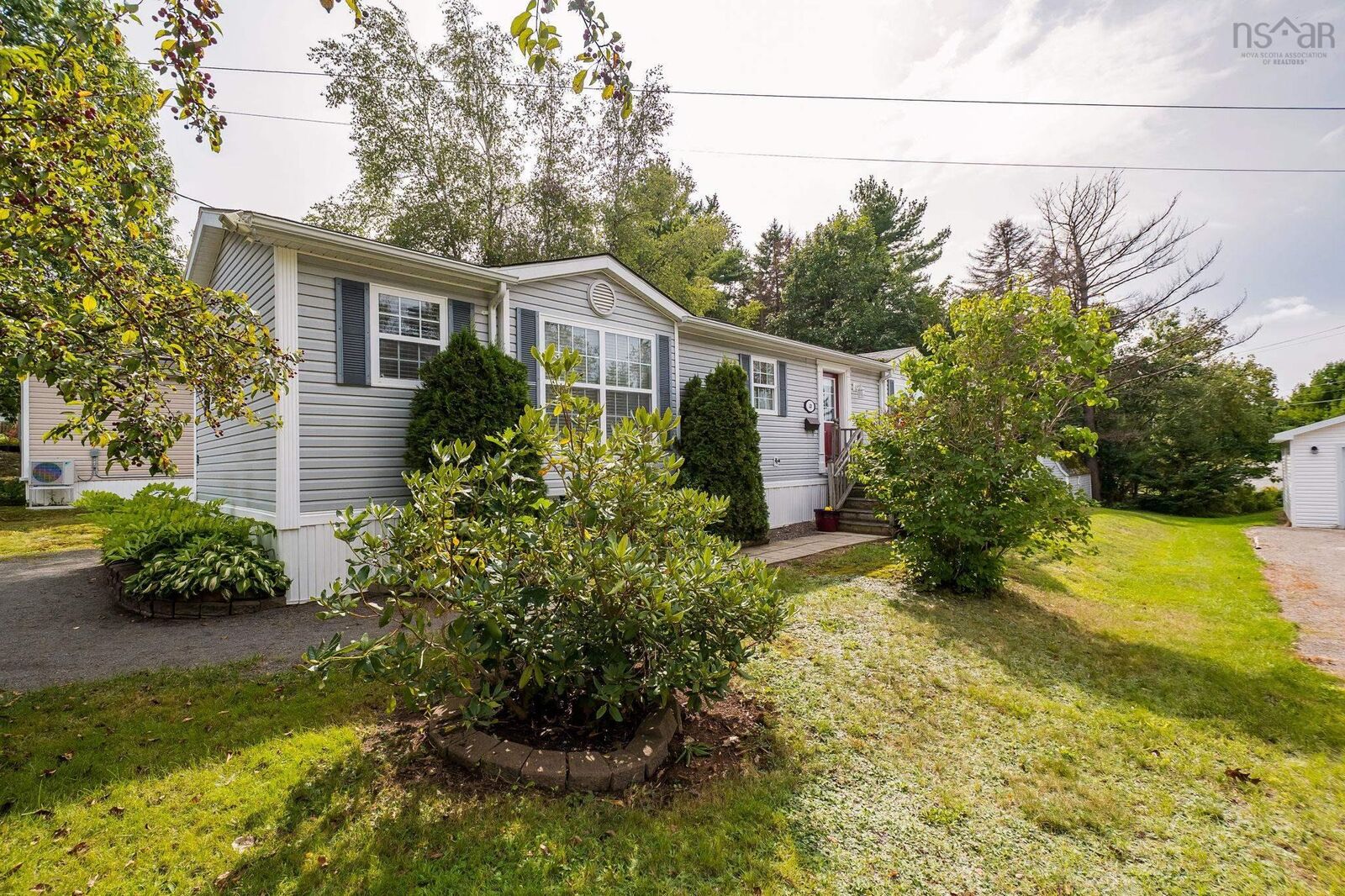 Property Photo:  33 Commodore Court  NS B4N 5N5 