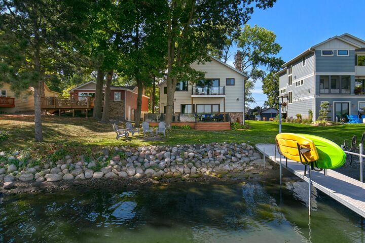 Property Photo:  1900 Shorewood Lane  MN 55364 