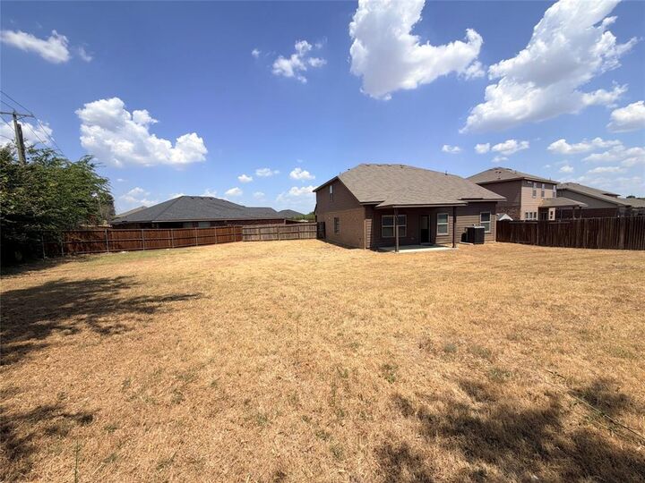 Property Photo: 1137 Colchester Court TX 76134