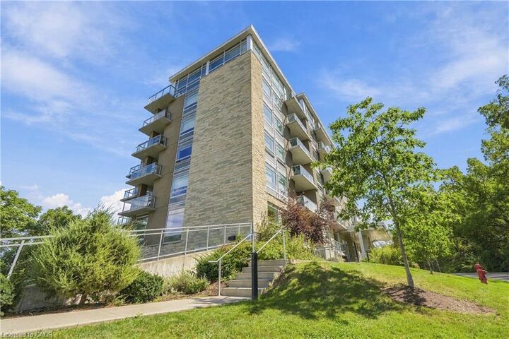 Property Photo:  455 Charlton Avenue E 502  ON L8N 0B2 
