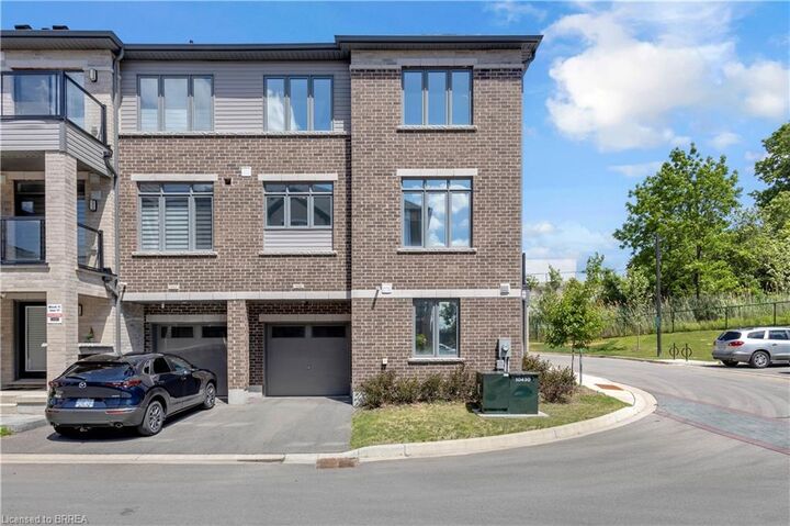 Property Photo:  585 Colborne Street 1118  ON N3S 3M7 