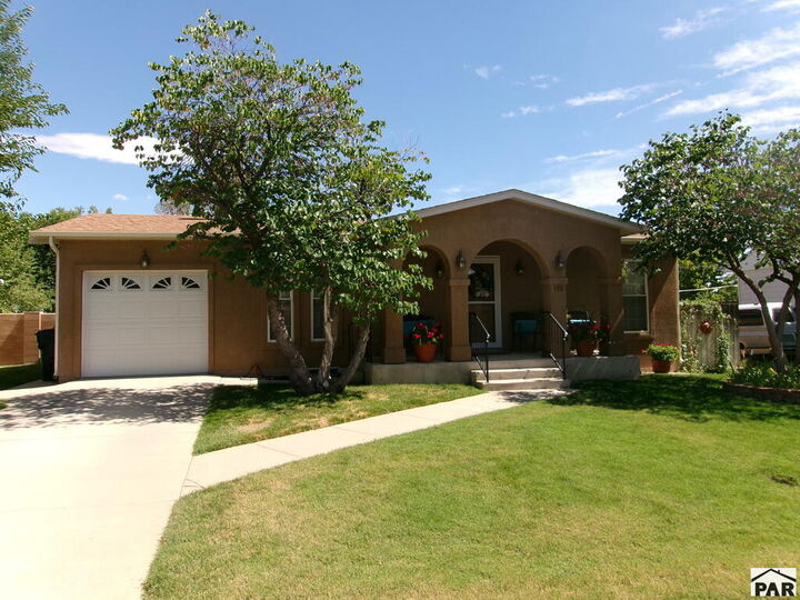 Property Photo:  136 Glenn Place  CO 81001 