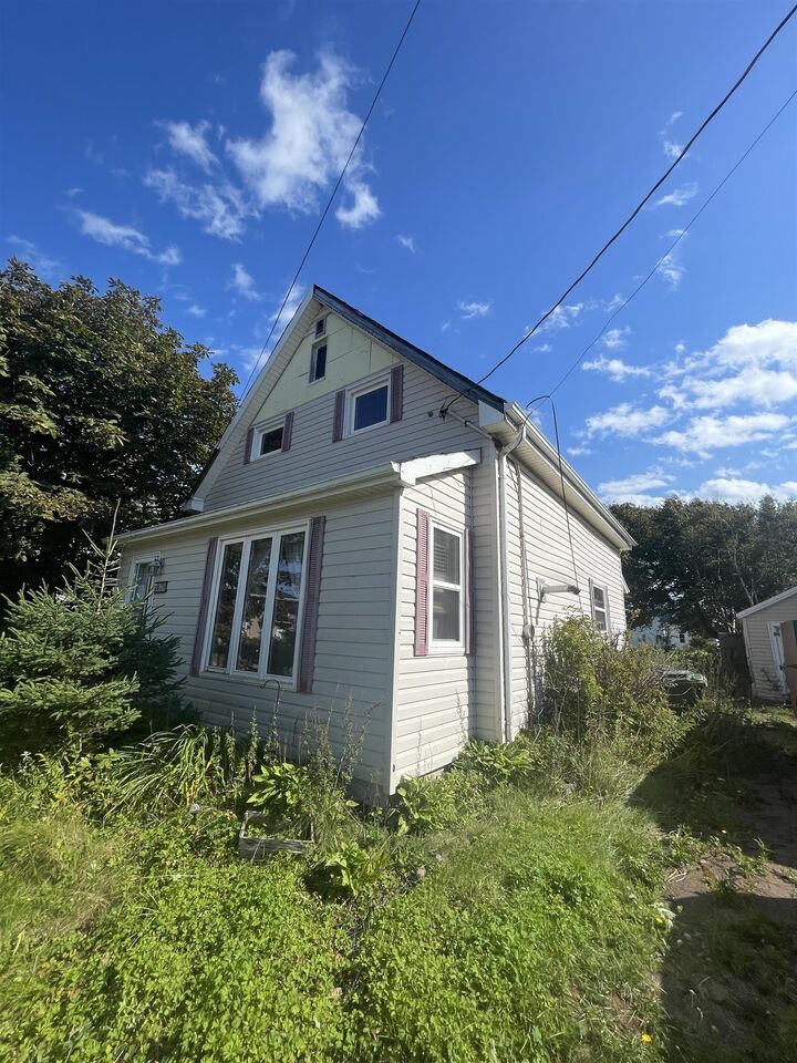 Property Photo:  174 Borden Avenue  PE C0B 1X0 