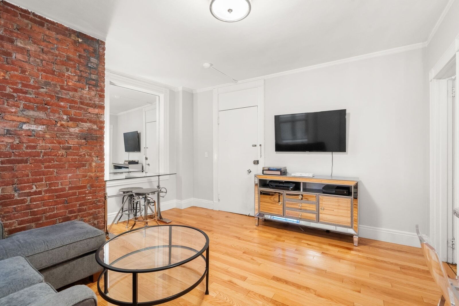 Property Photo:  21 Beacon St 3N  MA 02108 