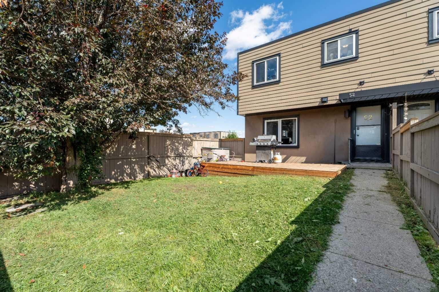 Property Photo:  3809 45 Street SW 52  AB T3E 3H4 