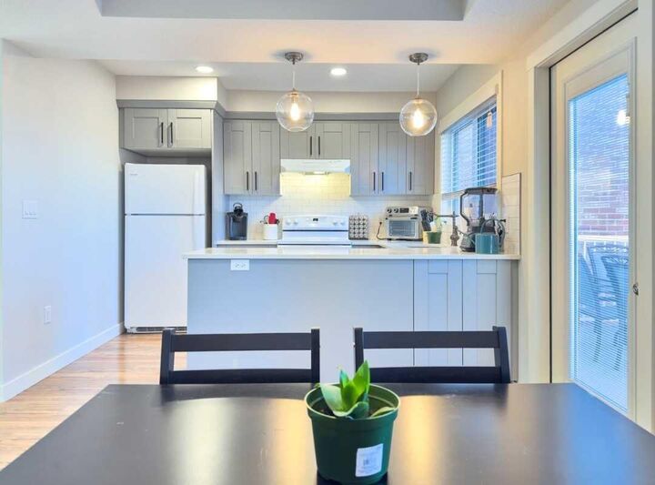 Property Photo:  432 5 Street SE  AB T1A 0N1 