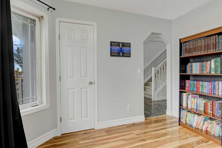 Property Photo:  18 Pinnacle Street  AB T8W 0A9 