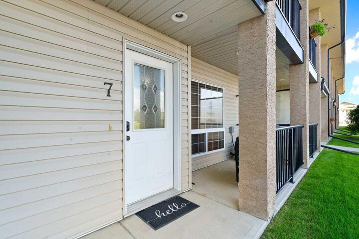 Property Photo:  89 Sunrise Way SW 7  AB T1B 4X9 