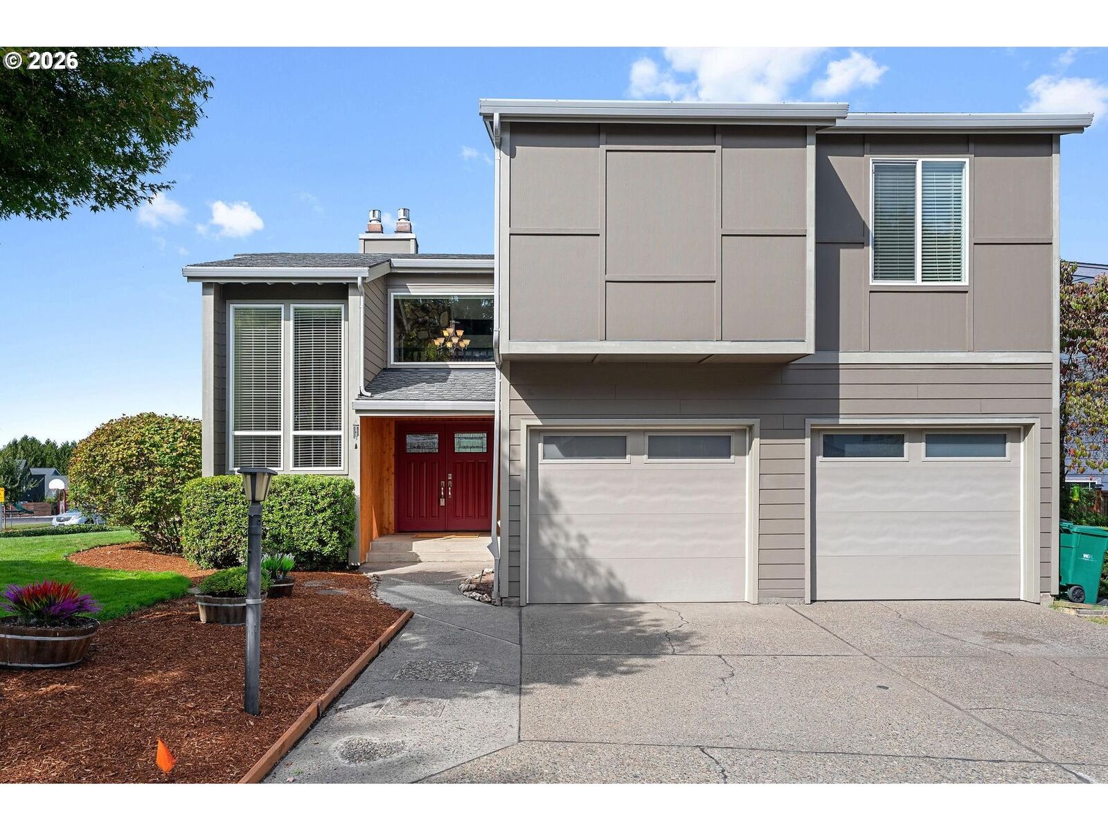 Property Photo: 11713 SE Flavel St OR 97266