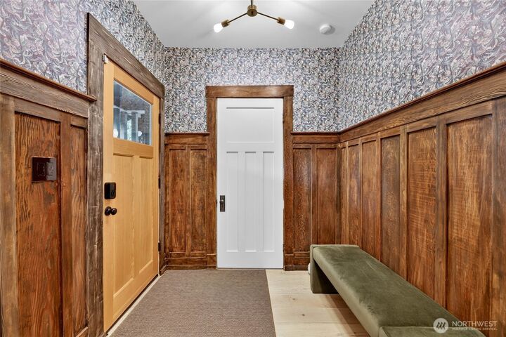 Property Photo:  7124  Wright Avenue SW  WA 98136 