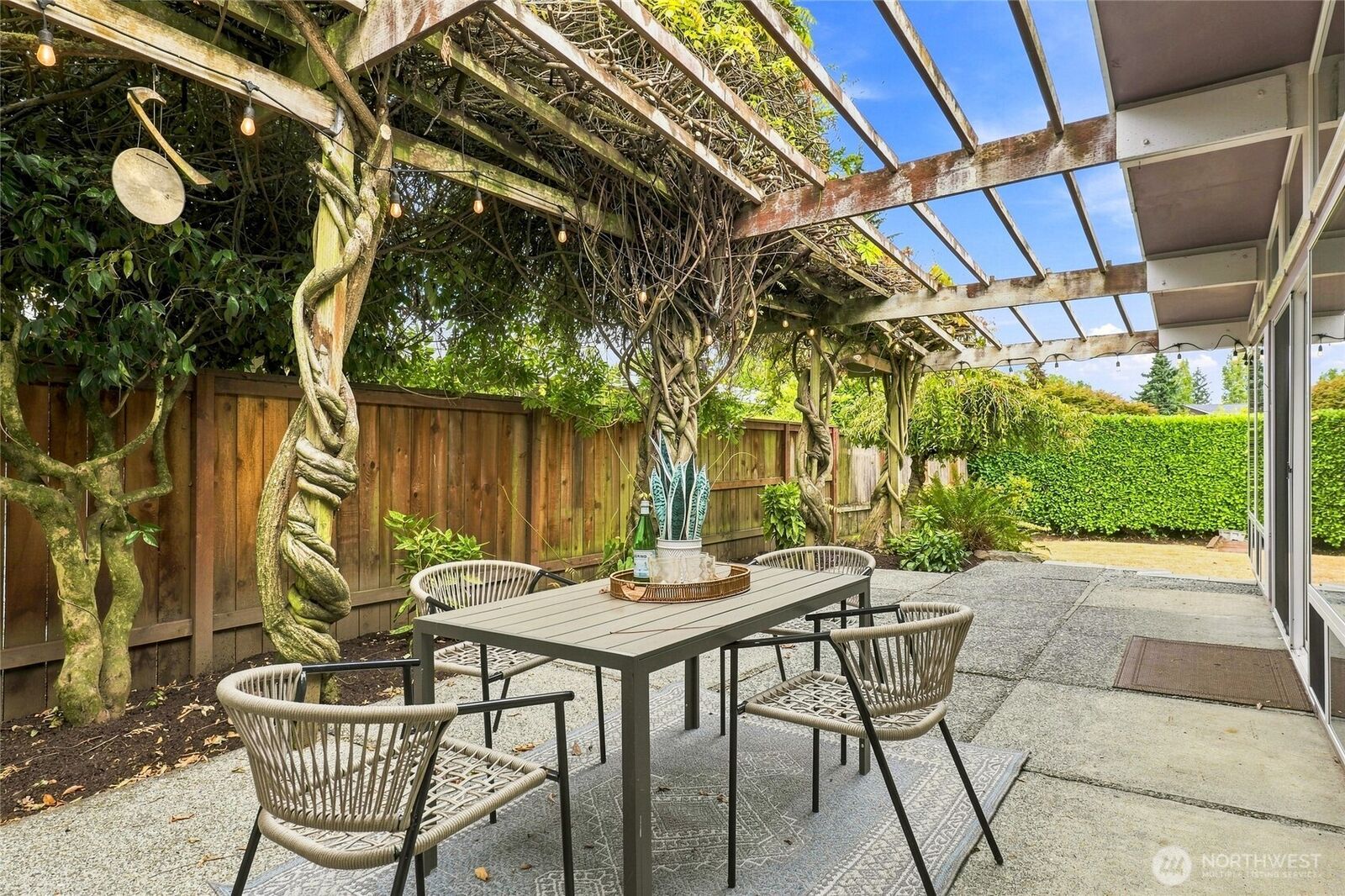 Property Photo: 8218 SE 36th Street WA 98040