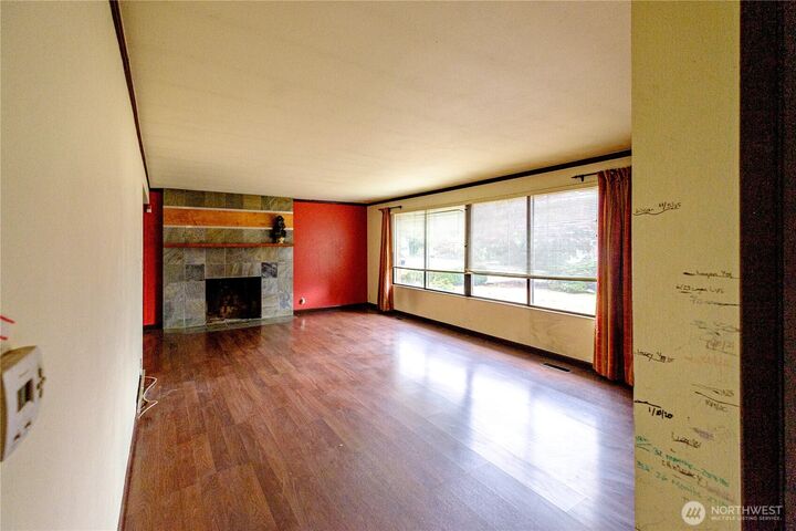 Property Photo:  20241  20th Place NE  WA 98155 