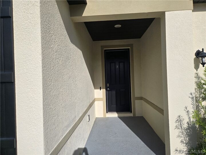 Property Photo: 2 Chrysanthemum Court FL 34446