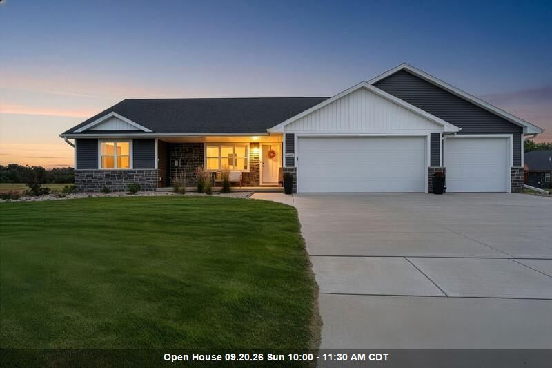 Property Photo:  2347 Tigerwood Trail  WI 54115 