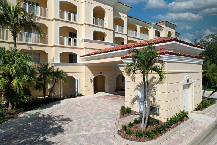 Property Photo: 34 Harbour Isle Drive W 204 FL 34949