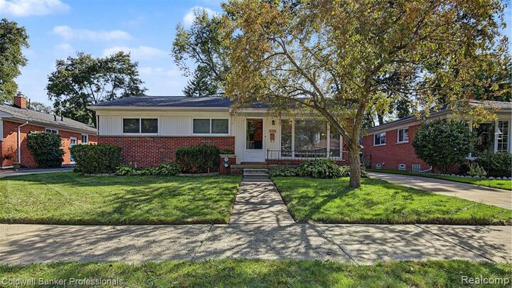 Property Photo: 626 Fairway Drive MI 48073