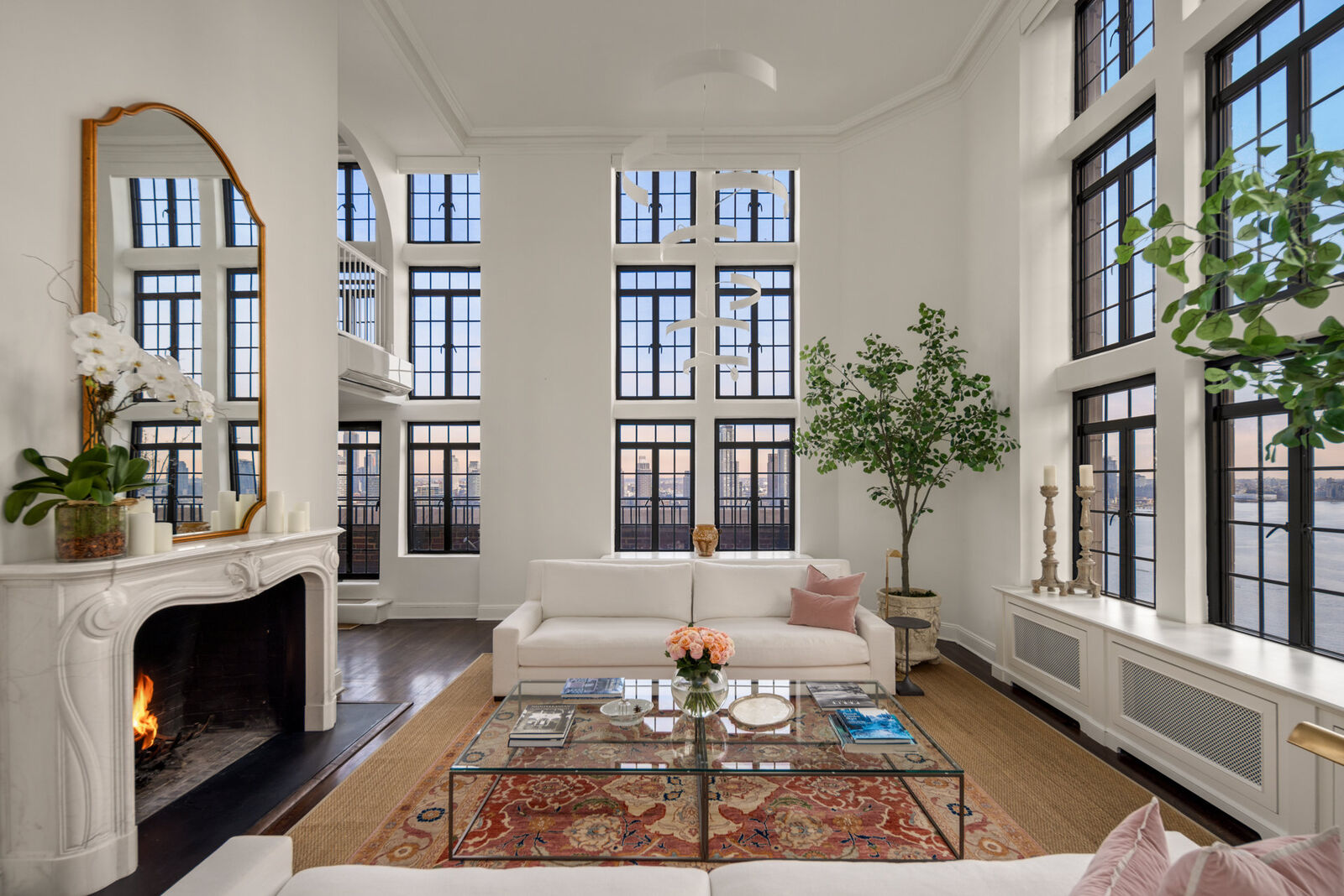 Property Photo:  5 Tudor City Place Ph7  NY 10017 