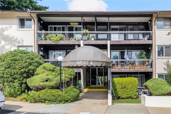 Property Photo: 400 Narragansett Parkway West A 11 RI 02888