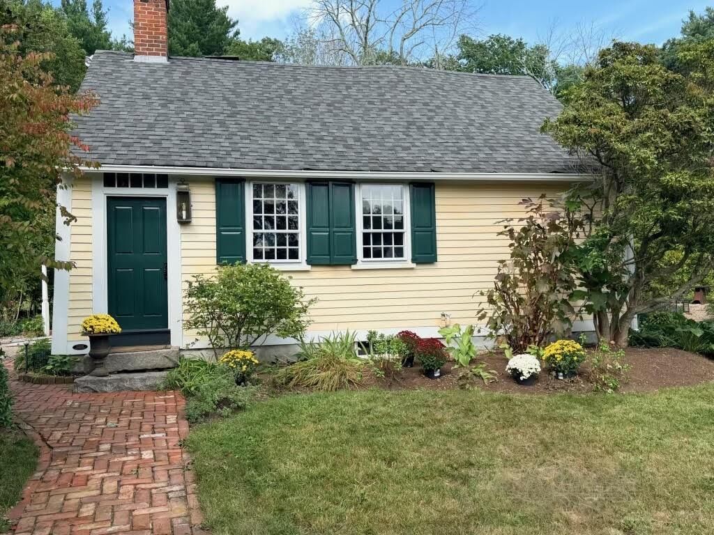 Property Photo: 1409 Hope Road RI 02831