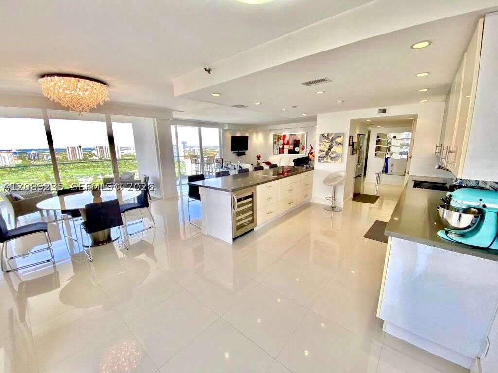 Property Photo:  19707 Turnberry Way 27D  FL 33180 