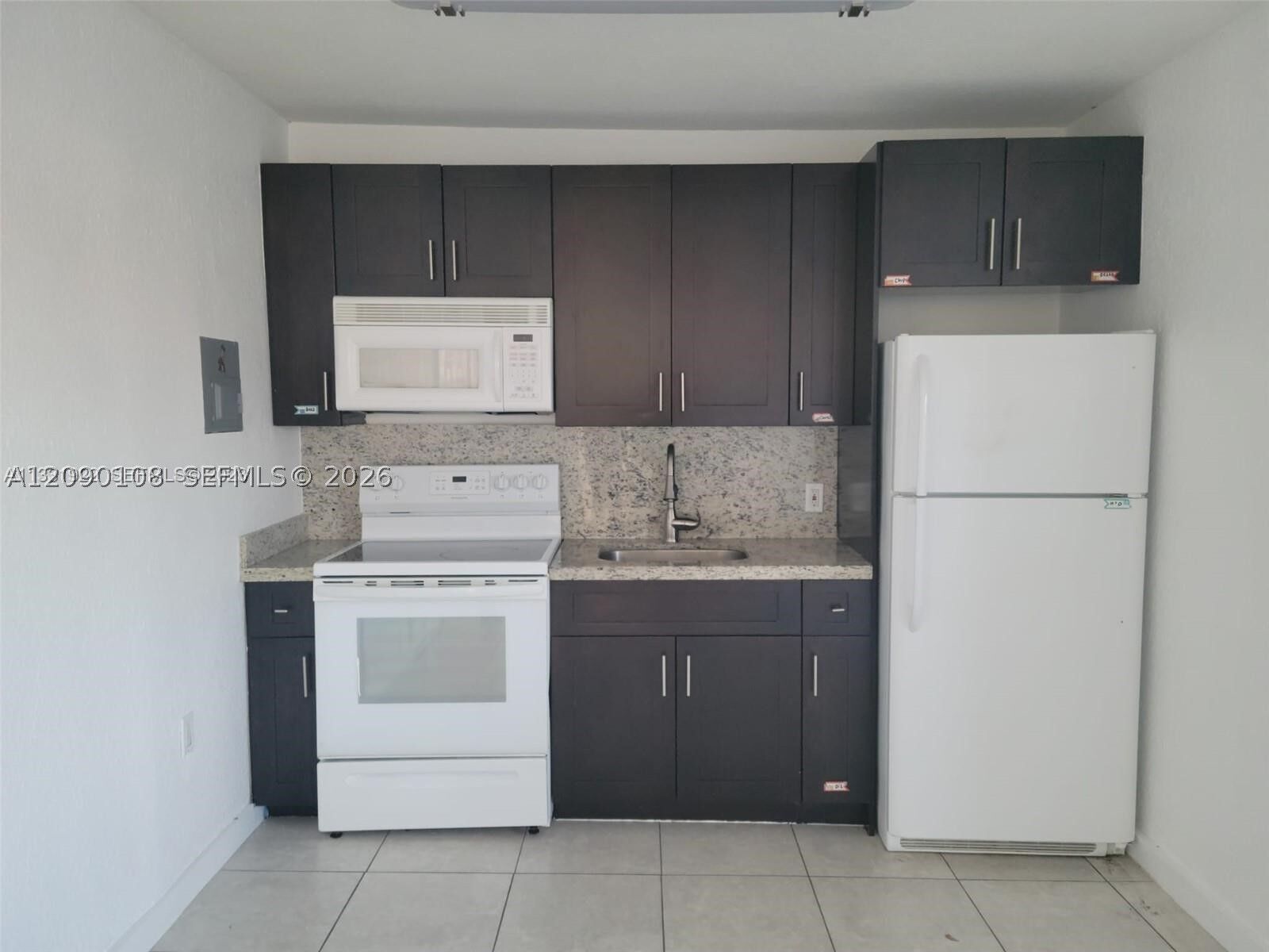 Property Photo: 5655 Johnson St 2 FL 33021