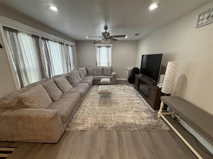 Property Photo:  1606 14th Street  LA 70601 