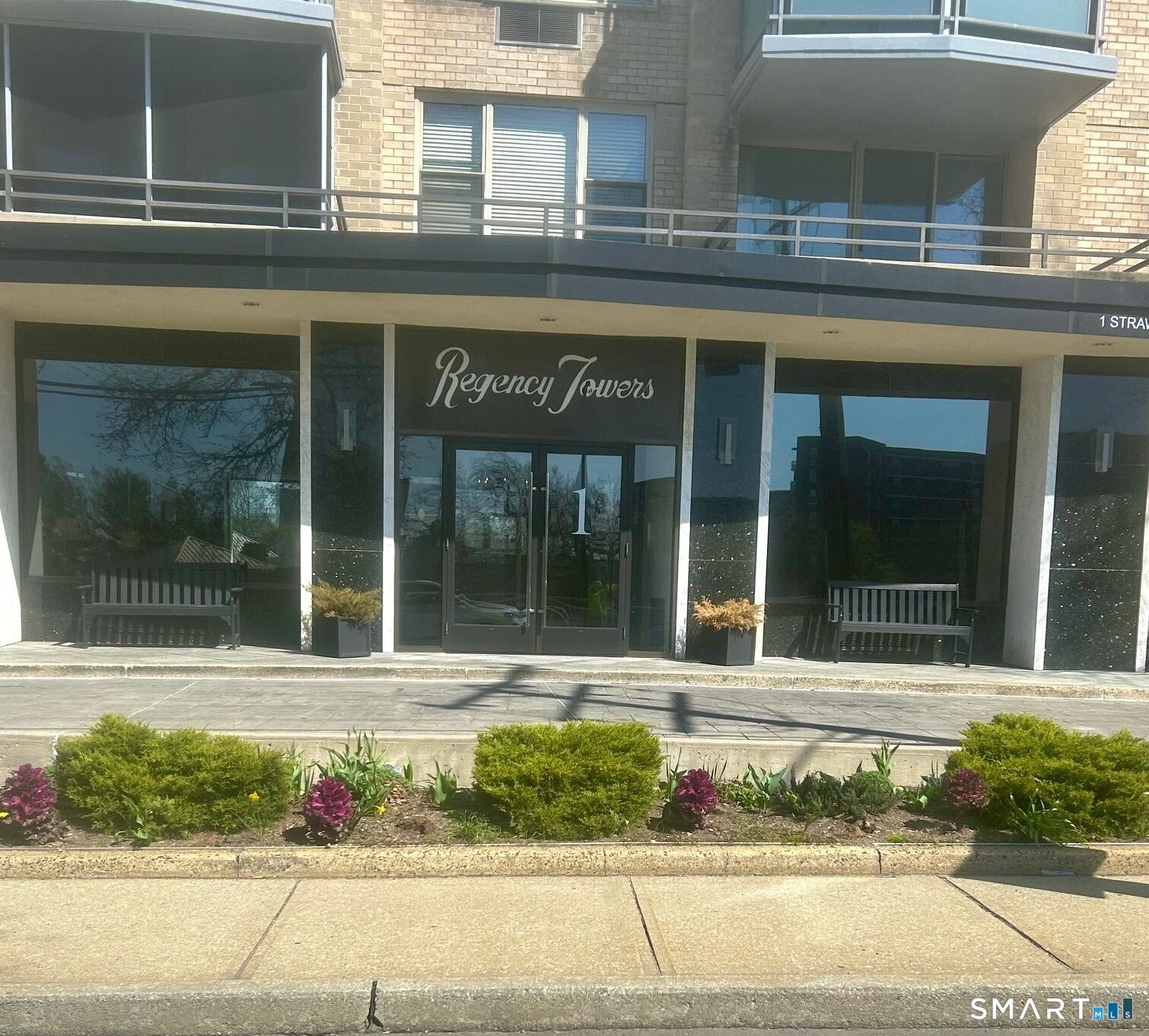 Property Photo:  1 Strawberry Hill Court 3F  CT 06902 