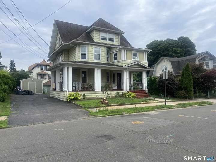 Property Photo:  105 Wentworth Street 2  CT 06606 