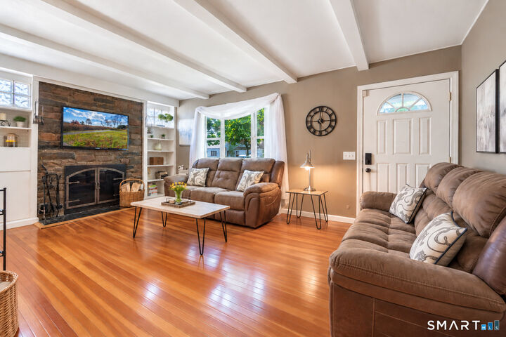 Property Photo:  220 Castle Drive  CT 06614 