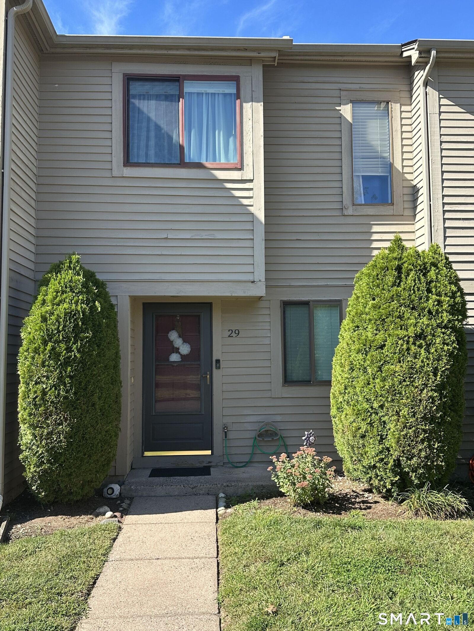 Property Photo:  195 Village Square Drive 29  CT 06053 