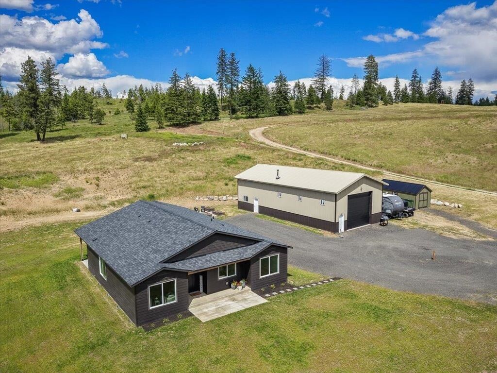 Property Photo:  1508 W Latting Ln  WA 99006 